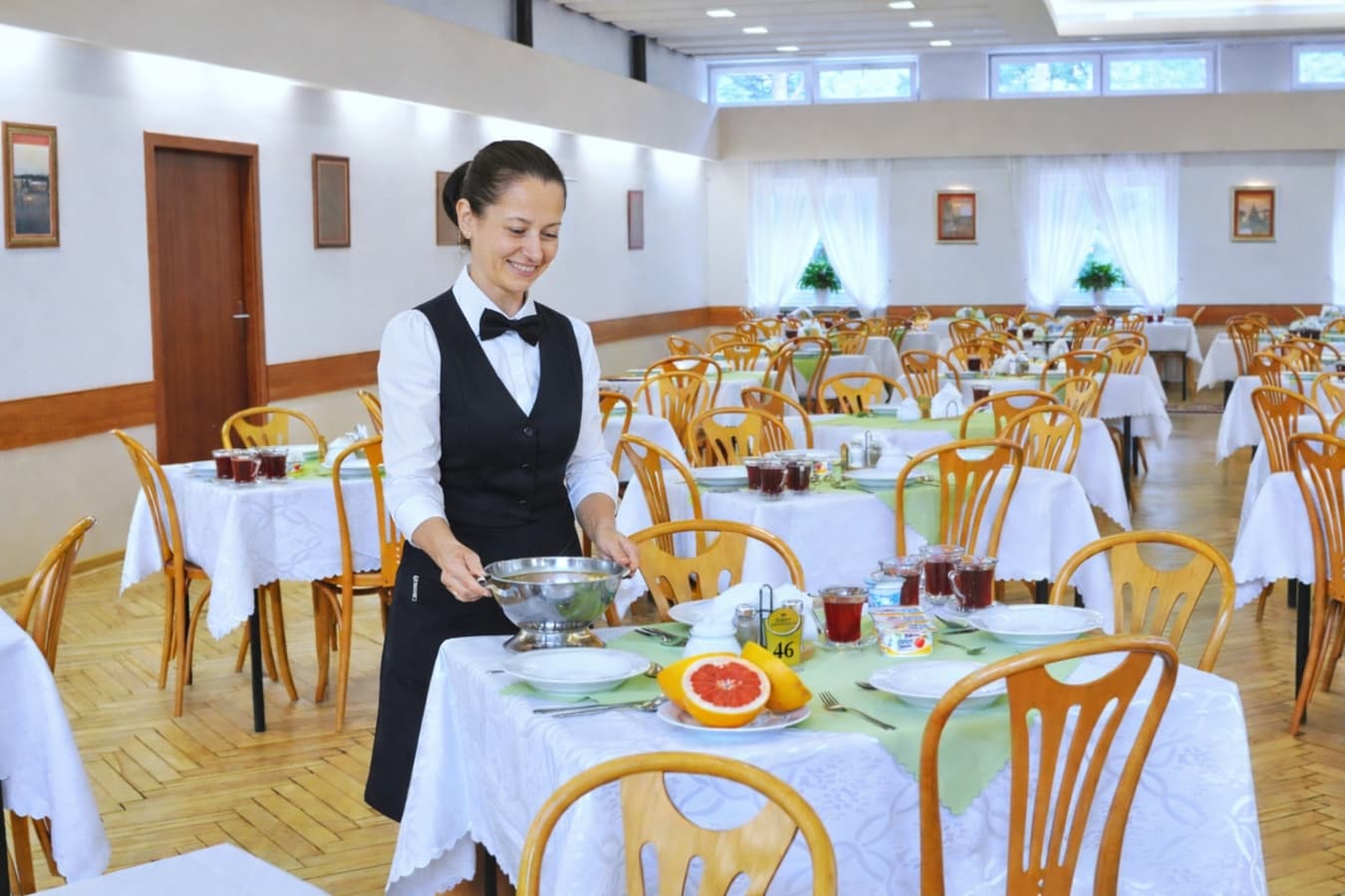 Jadalnia w w Sanatorium Rolnik w Nałęczowie