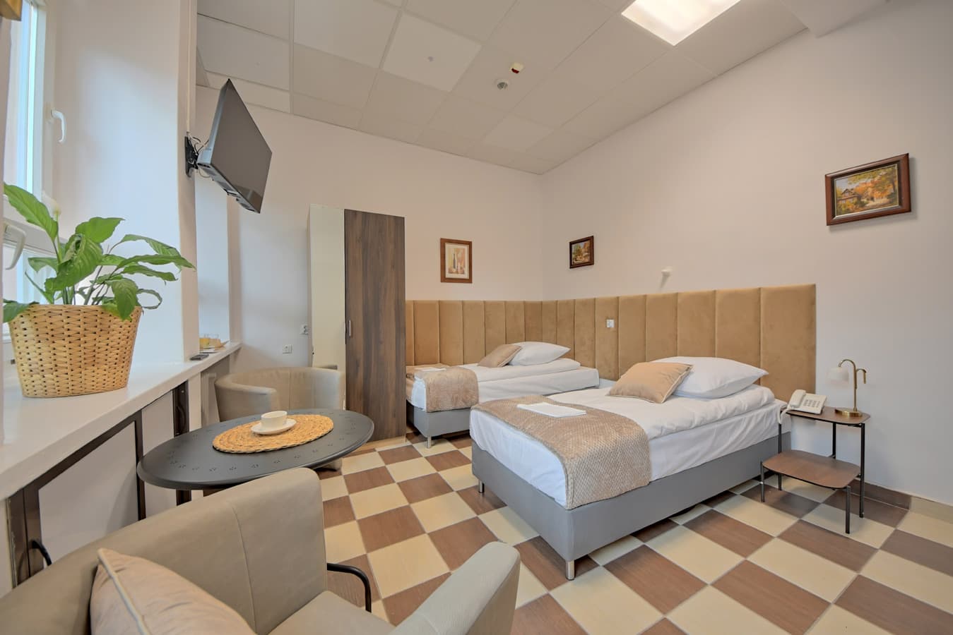 Pokój dwuosobowy w Sanatorium Rolnik w Nałęczowie
