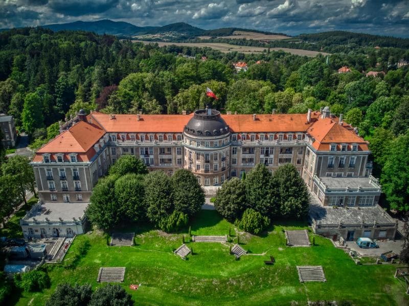Budynek Sanatorium Dom Zdrojowy Jedlina-Zdrój