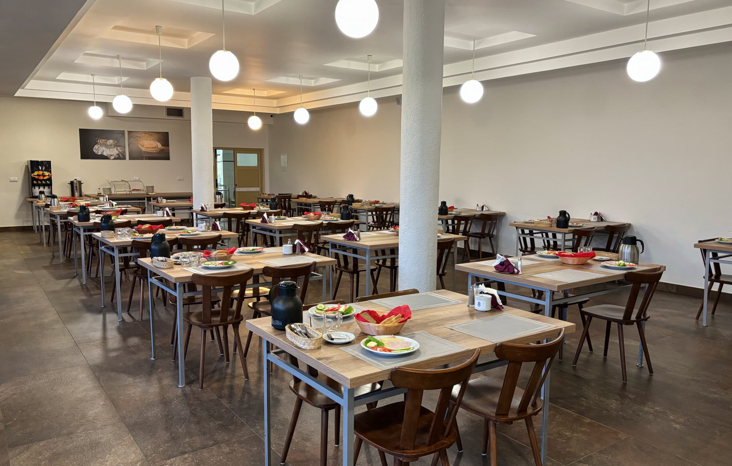 Restauracja w Ośrodku Sophia-Bryza w Sarbinowie