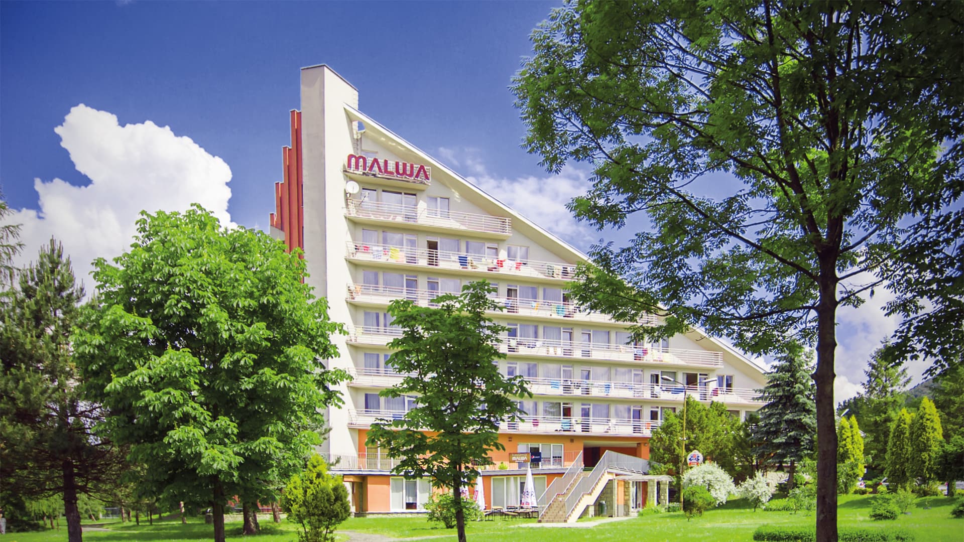 Budynek główny Sanatorium Malwa w Ustroniu
