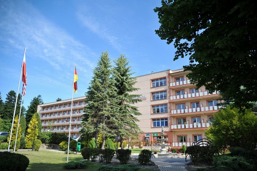 Budynek główny Sanatorium Amer-Pol w Polańczyku