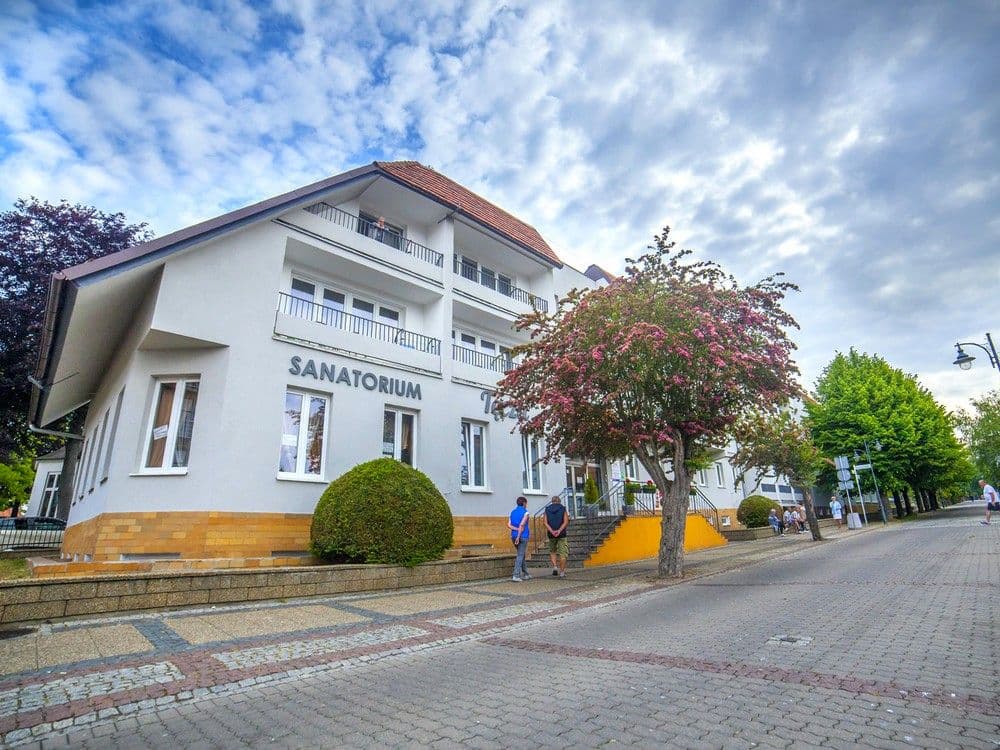 Budynek główny Sanatorium Tęcza w Ustce
