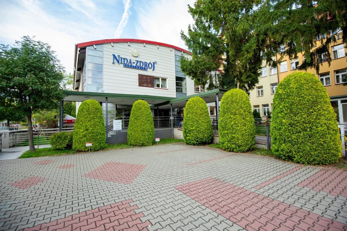 Budynek główny Sanatorium Nida-Zdrój w Busku-Zdroju