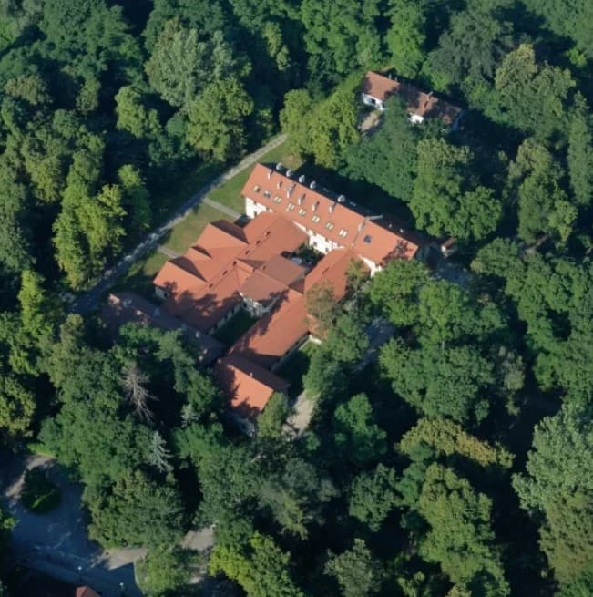 Budynek główny Uzdrowiska Swoszowice w Krakowie