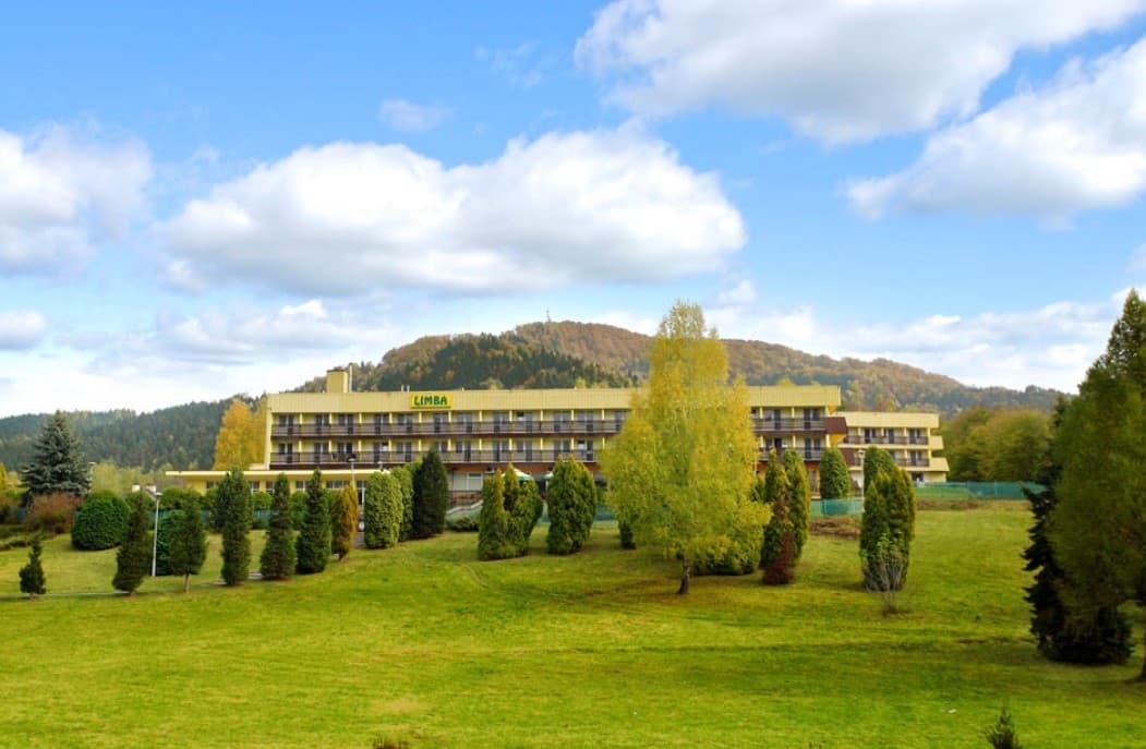 Budynek główny Sanatorium Limba w Piwnicznej-Zdroju