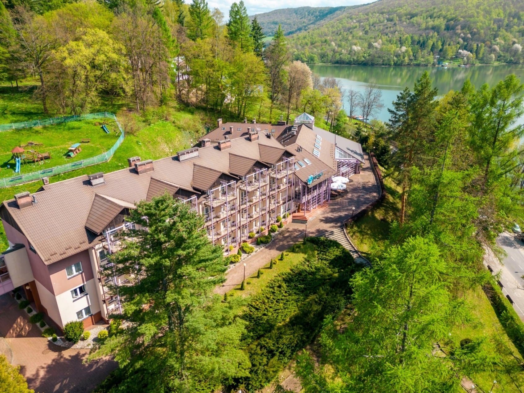 Budynek główny Hotelu Solina Spa w Uhercach Mineralnych