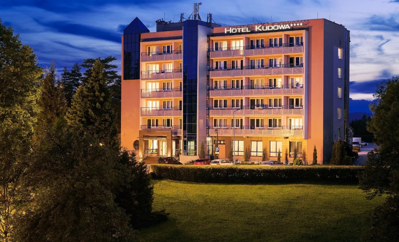 Budynek główny Hotelu Kudowa w Kudowie-Zdroju