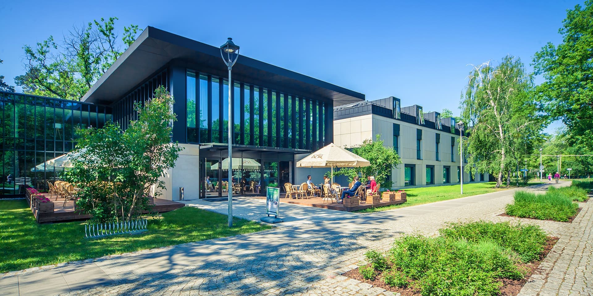 Budynek główny Eva Park Life & Spa w Konstancinie-Jeziornie