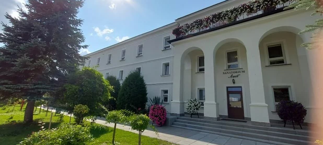 Budynek główny Sanatorium Świt w Solcu-Zdroju