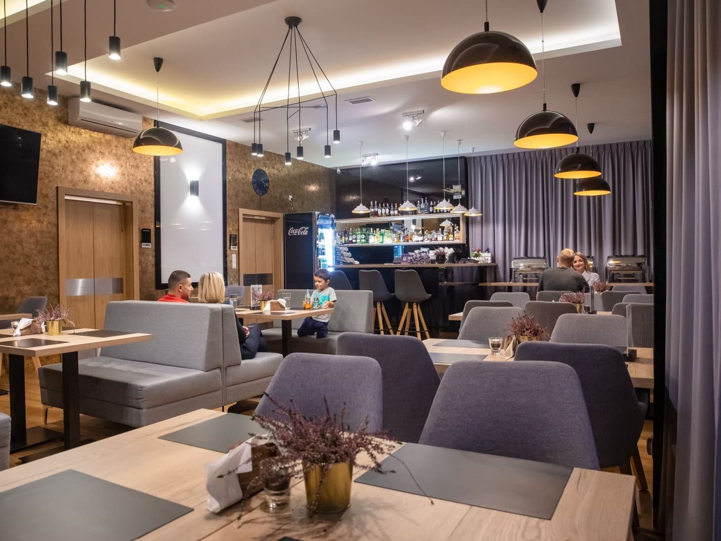Restauracja w Holistic w Solcu-Zdroju