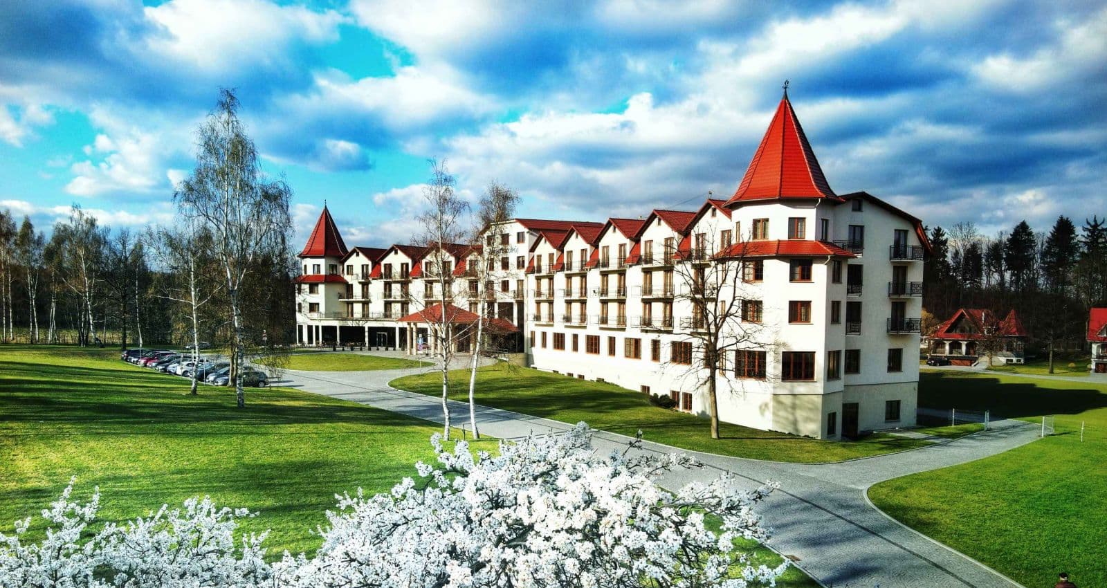 Budynek Centrum Zdrowia i Wypoczynku Nowy Zdrój w Polanicy-Zdroju