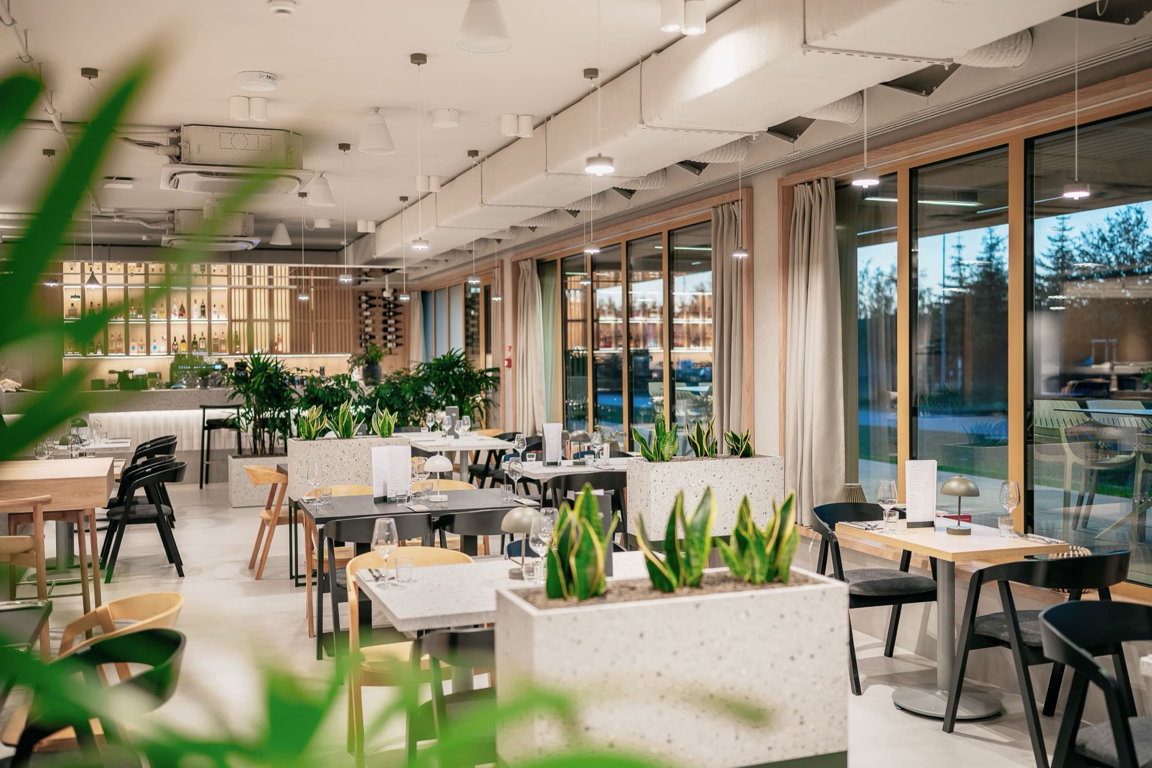 Restauracja w Nickel resort & wellnest w Grzybowie