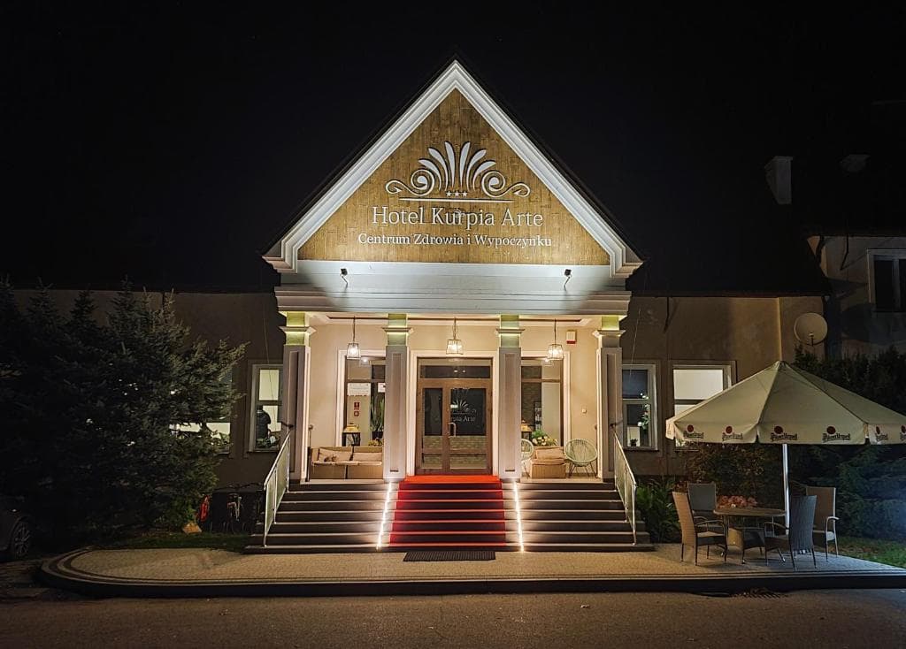 Budynek Hotelu Kurpia Arte w Nowogrodzie